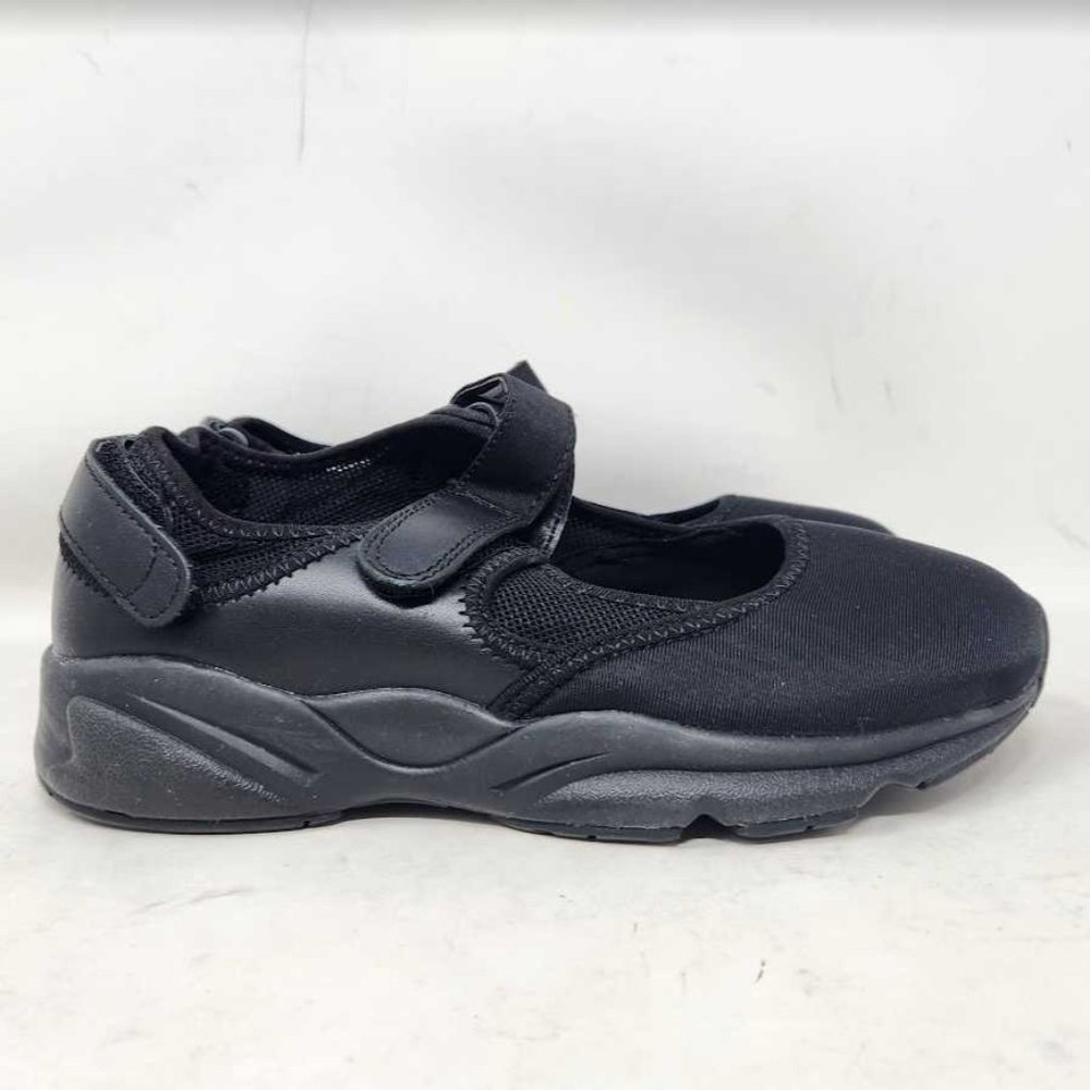 Women's 7 X-Wide Propet stability Mary Jane black sneaker walking shoes 7X (2E)